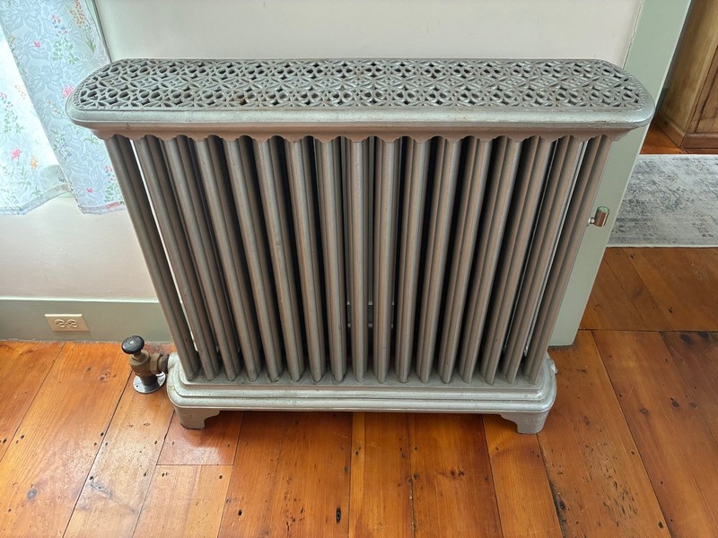  H. B. Smith, Westfield, MA  Ornate Cast Iron Steam Radiator