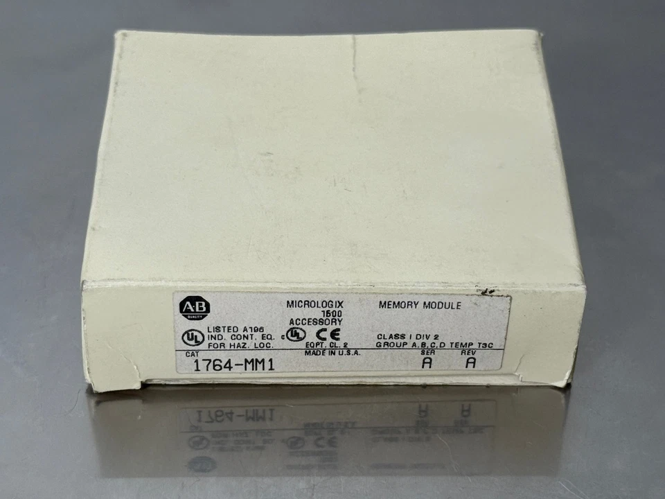Módulo de memoria Allen Bradley 1764-MM1 Micrologix Foto 2 de 3