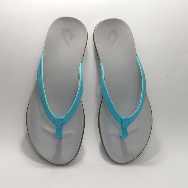 pale blue flip flops