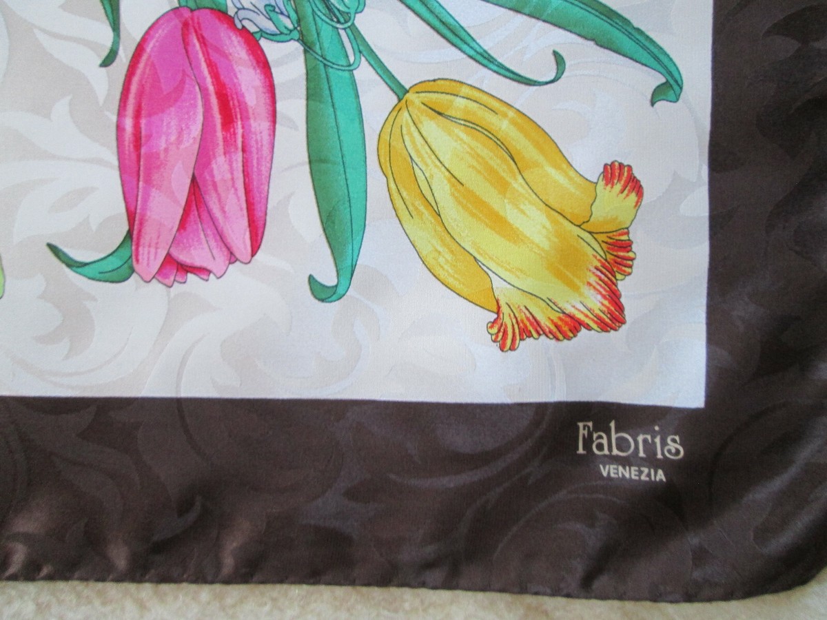 Foulard En Soie FABRIS Vintage – Dimensions 86 X 89 Cm – Occasion TBEG – Fabriqué En Italie