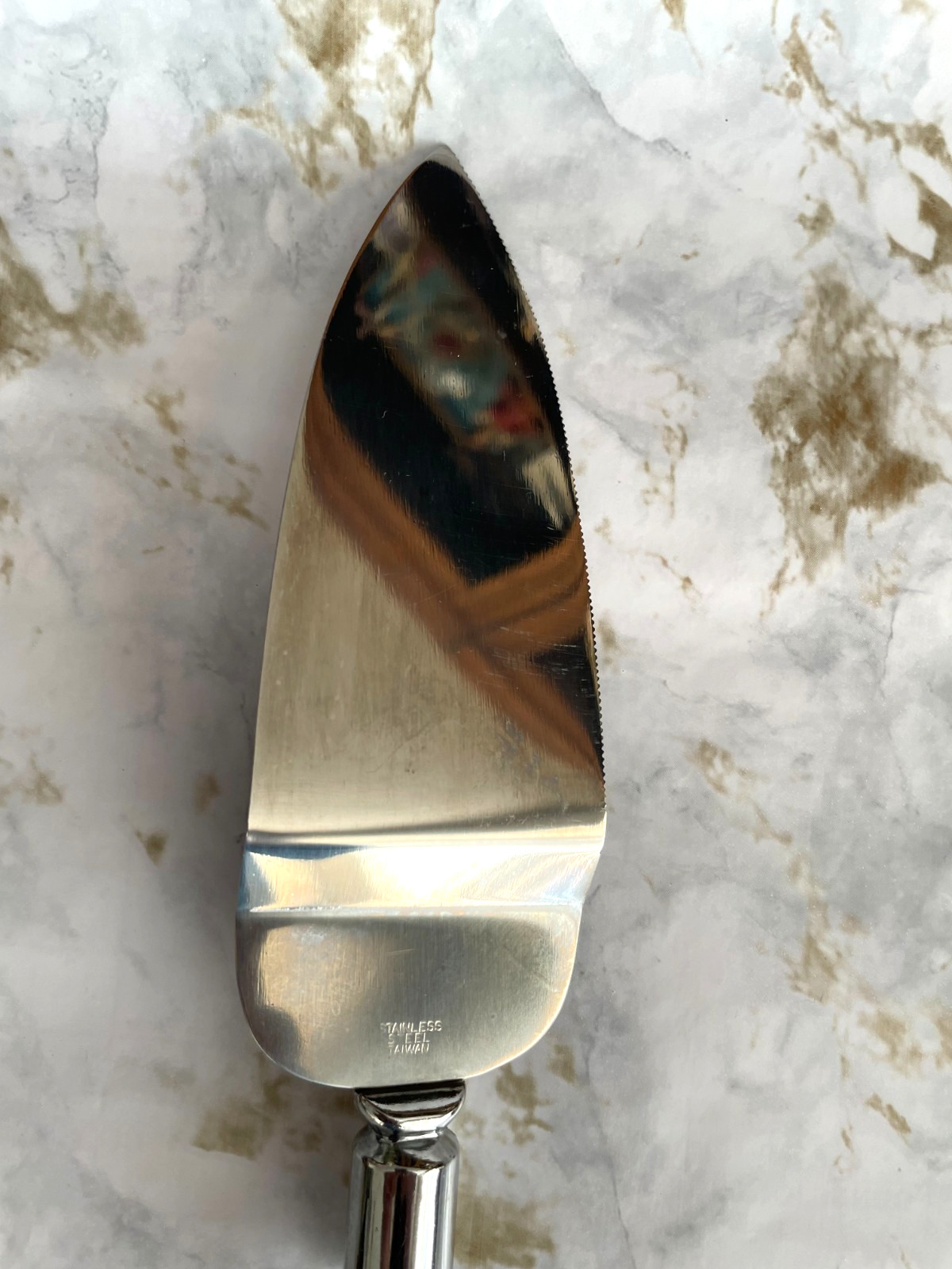 Pie Cake Server Clear  Lucite Handle Stainless Steel Serrated one side  11" L