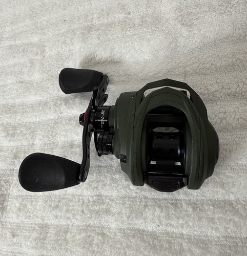 Abu Garcia ZATA-HS-L Left-handed Low Profile Baitcasting Fishing Reel #1523210 - Picture 9 of 10