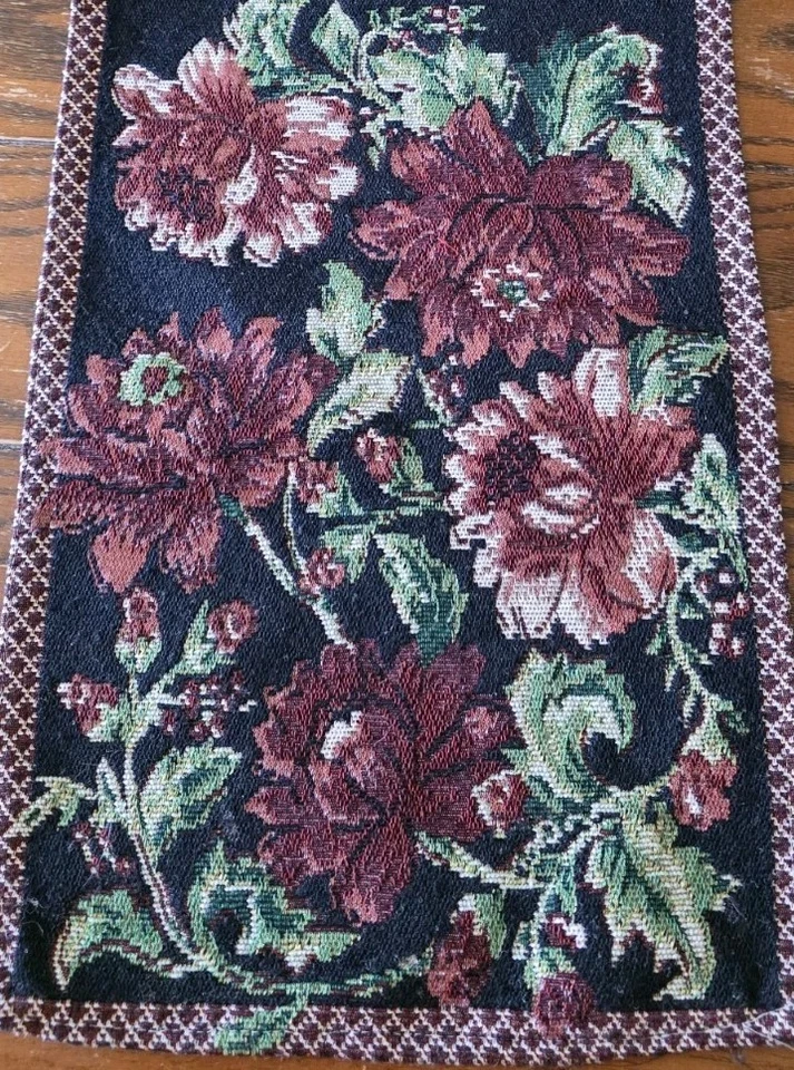 VTG Table Runner Boho Country Farmhouse French 12"x34 Red Flowers Floral  - Image 2 of 4