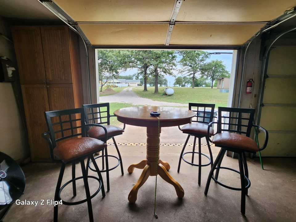 furniture used, high top dining room tables, and Restaraunt supply bar chairs - Image 2 of 4