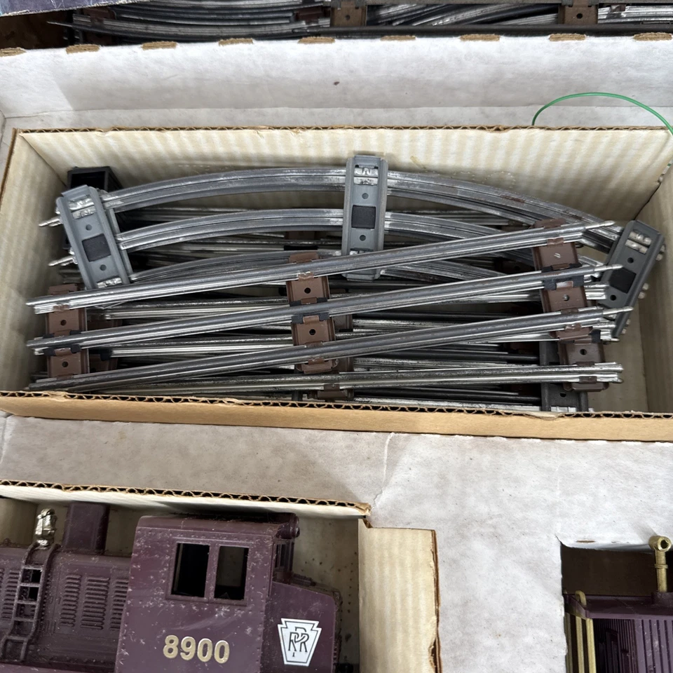 1988 Lionel O27 Gauge Midnight Shift Pennsylvania Diesel Switcher Train Set - Image 3 of 4