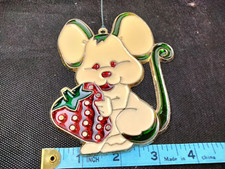 Vintage Suncatcher Mouse w/ Strawberry