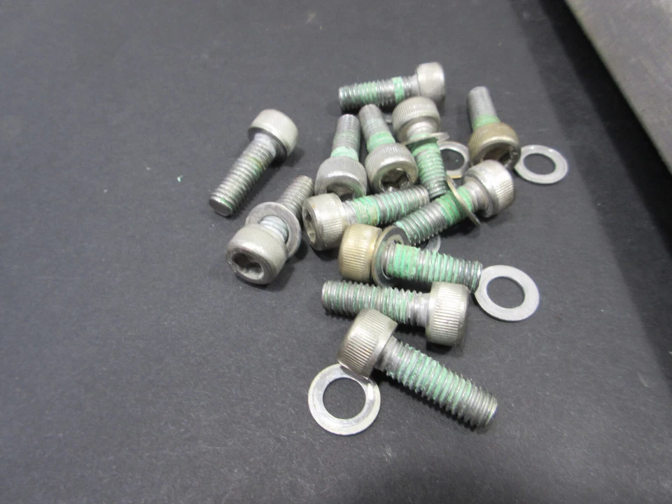 BOM FABRICANTE DE EQUIPAMENTO ORIGINAL KAWASAKI 2002-2005 STX-R STXR 1200 PLACA DE PASSEIO DE JET SKI E PARAFUSOS DE MONTAGEM - Imagem 2 de 4