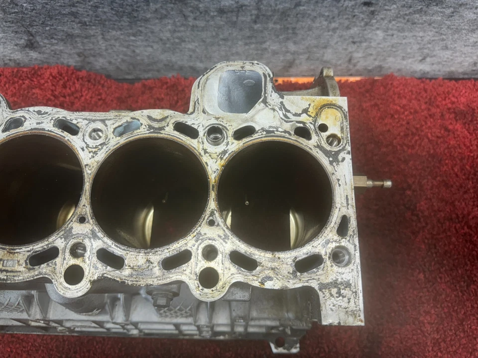 Оригинальный корпус блока двигателя BMW E46 E39 E60 E53 E85 E83 M54 117K EP - Изображение 2 из 4