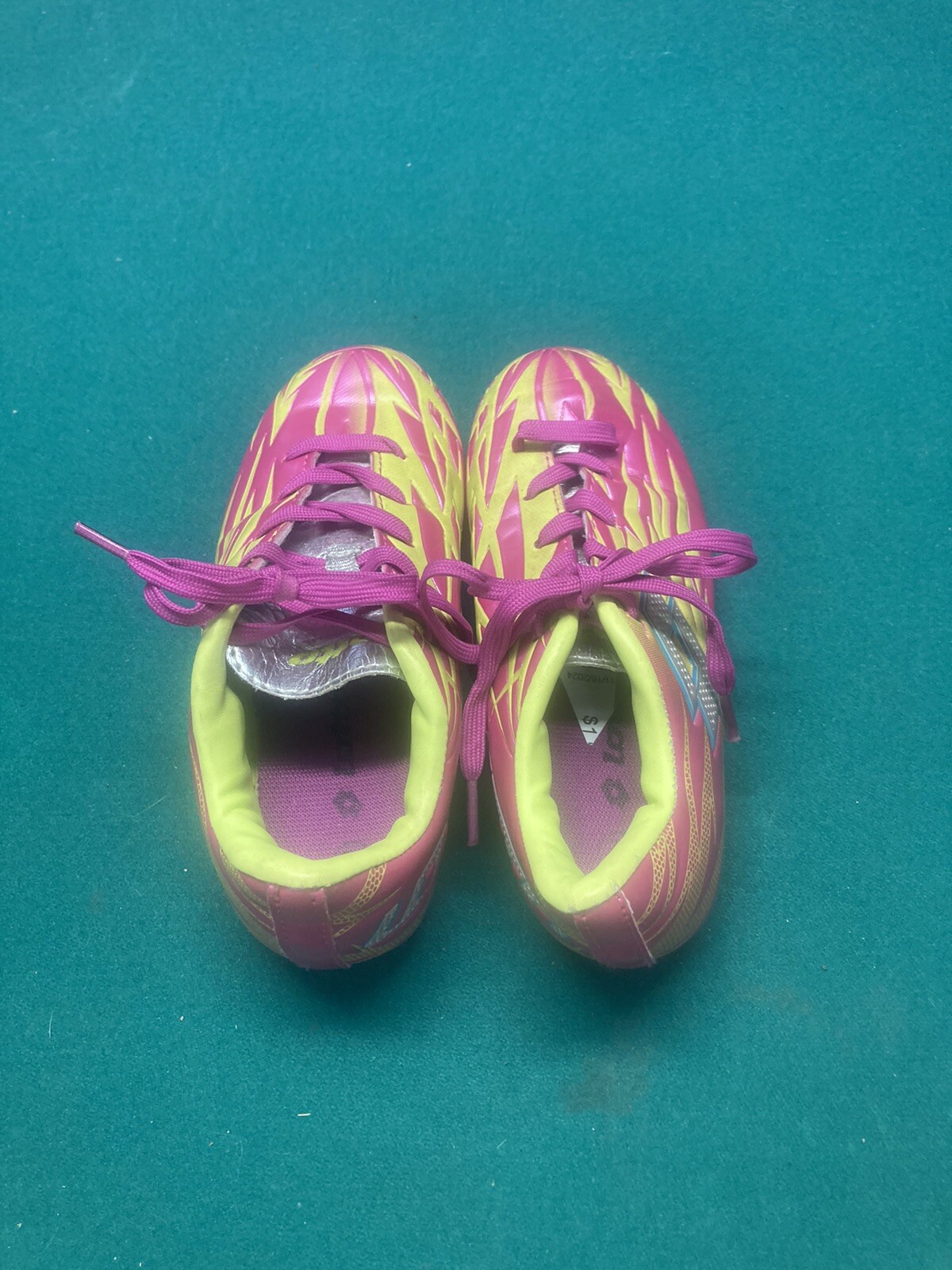 Lotto Forza Jr tacchetti calcio bambina taglia 12 colore rosa e giallo ottime condizioni!