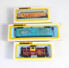 BACHMANN HO Scale Locomotive LOT OF 3 TRAIN CARS