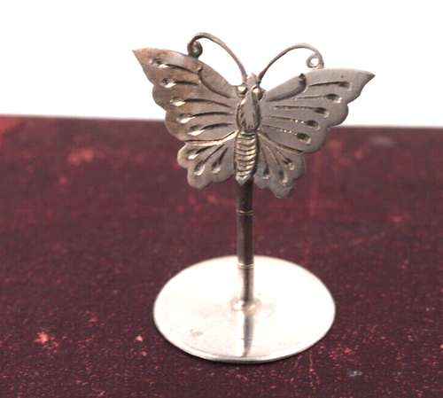 19th C. Coin Silver Butterfly Place Card Holders W/ Fitted Box - Picture 5 of 11