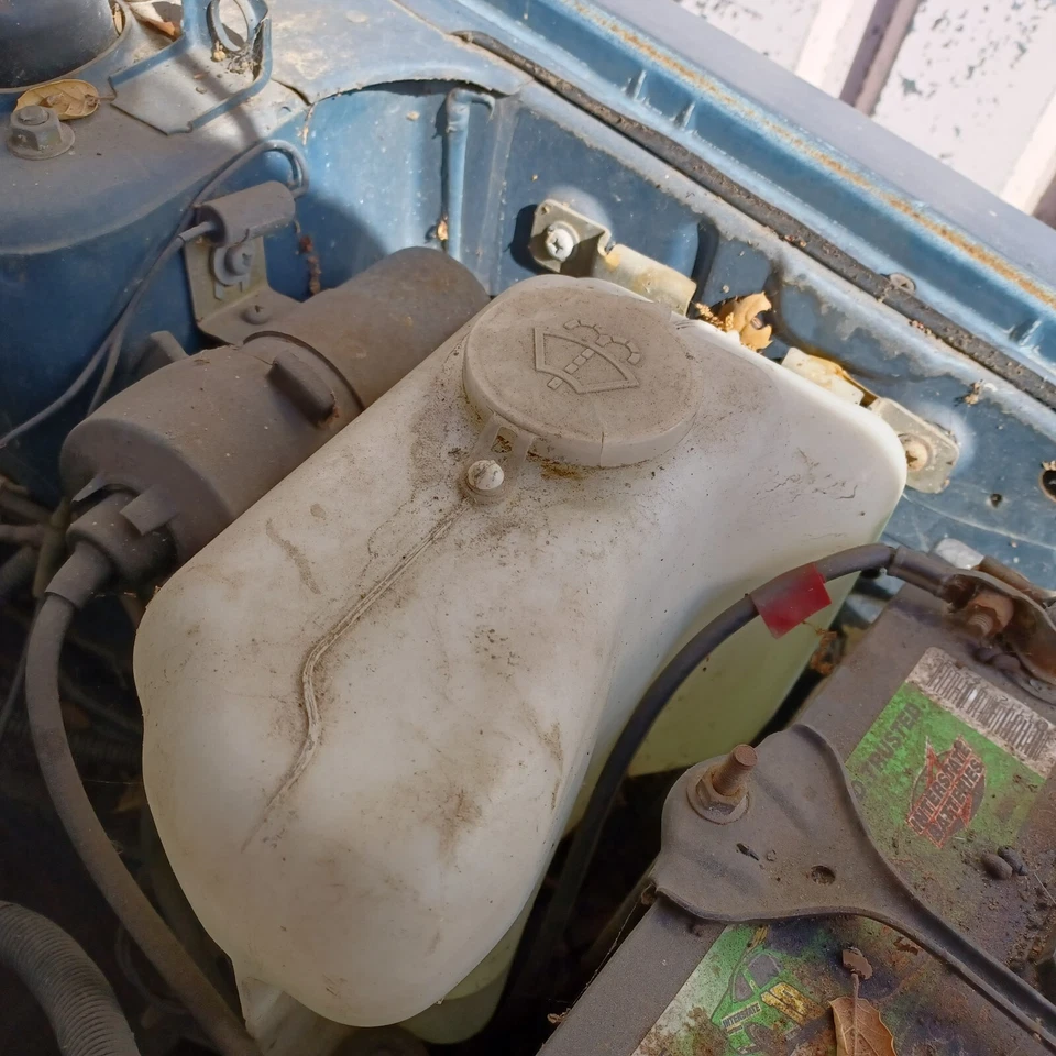 1983-1985 Nissan Pulsar NX Windshield Washer Reservoir Tank Bottle used - Image 4 of 4