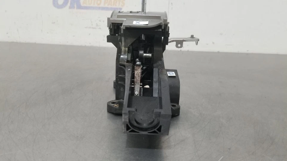 18 2018 TOYOTA 4RUNNER AUTOMATIC TRANSMISSION SHIFTER ASSEMBLY - Image 3 of 4