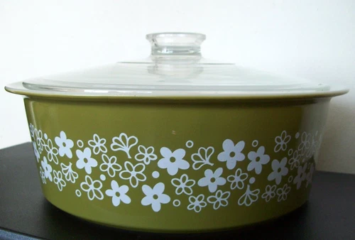 PYREX VINTAGE 'BIG BERTHA' SPRING BLOSSOM 'CRAZY DAISY' WITH LID  #664 664-c