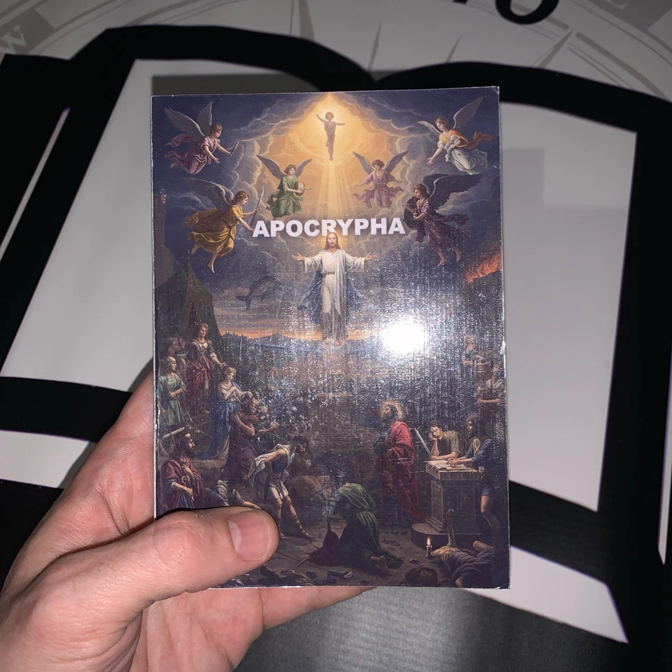 Apocrypha + The book of Enoch and the Book of Jasher (all in 1 pocket book) - Image 2 of 4