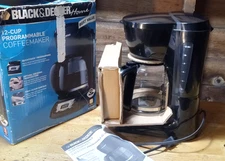 BLACK+DECKER  12-Cup Programmable Coffeemaker, DLX1050B Black