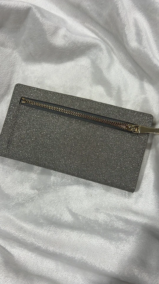 Cartera Kate Spade plateada brillante Foto 3 de 4