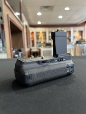 Canon OEM BG-E8 Battery Grip for EOS Rebel T2i, T3i, T4i  T5i