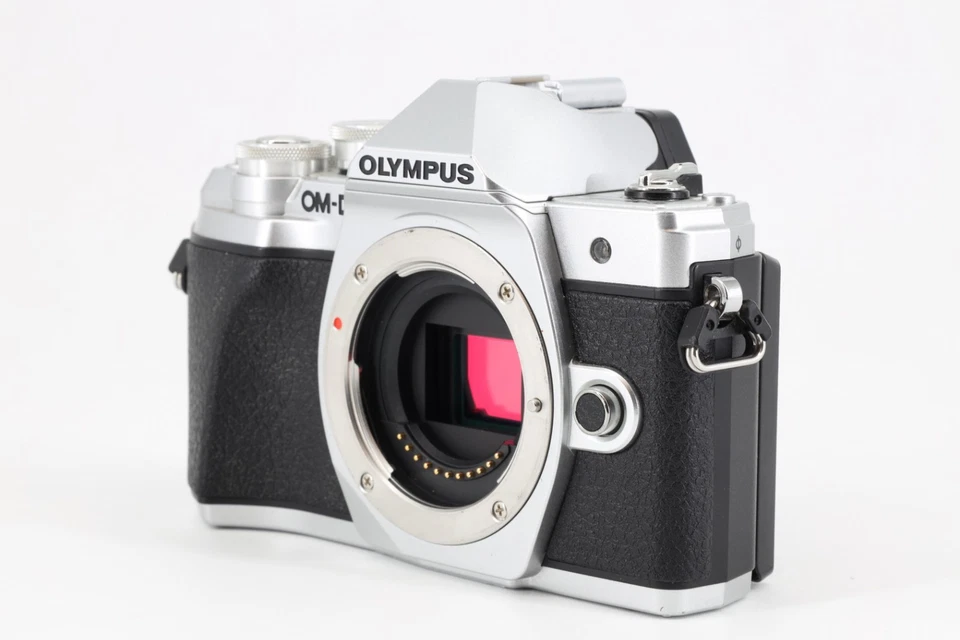 Olympus OM-D E-M10 Mark III, photo 3 of 5