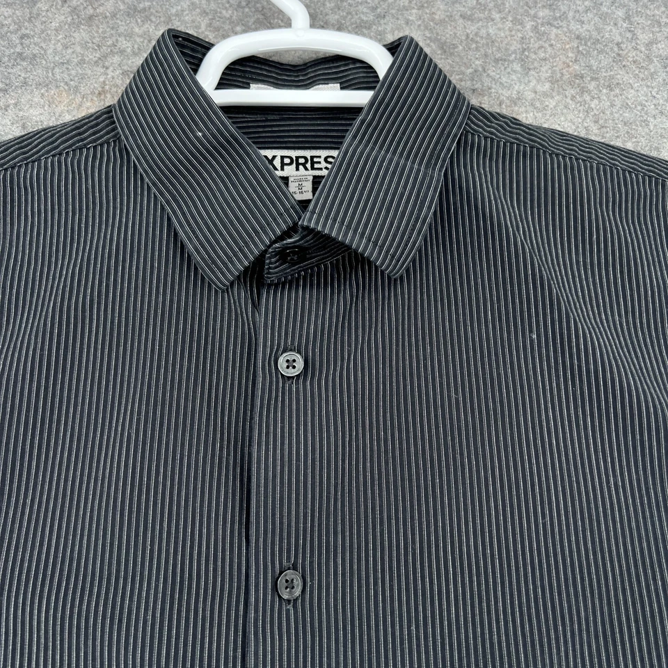 Camisa Express Para Hombre Mediana Negra Rayas Ajustada Botón Delantero Manga Larga Vestido Foto 2 de 4