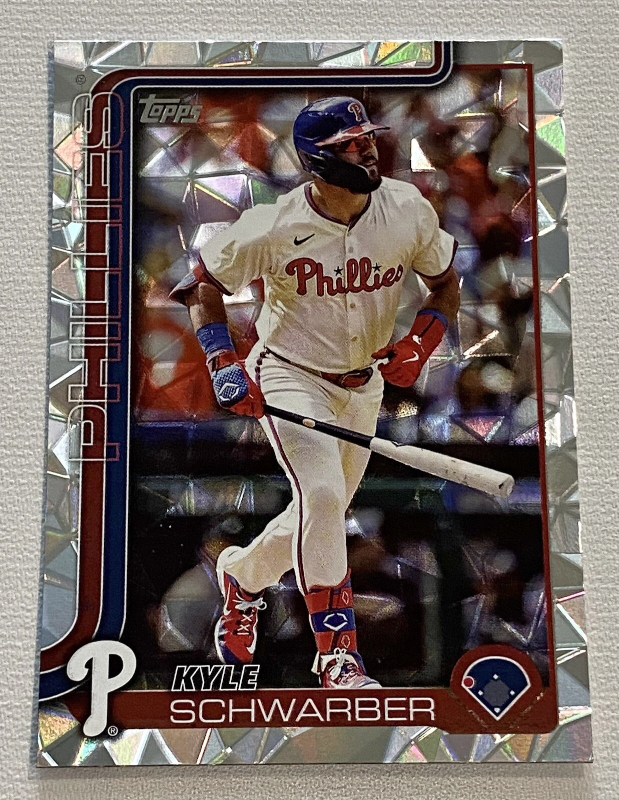 2025 Topps Series 1 - Kyle Schwarber #141 DIAMANTE FOIL Philadelphia Phillies