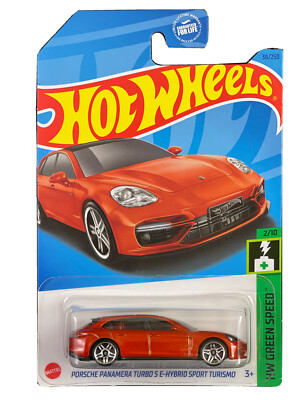 Hot Wheels 2023 HW Green Speed 2/10 Porsche Panamera Turbo S E-Hybrid Sport Turi