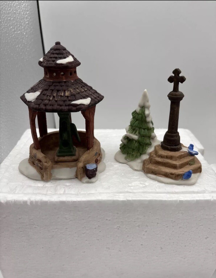 Dept 56 Dickens Village Retired Holy Cross Well Scene 56.65471 VTG Collectible