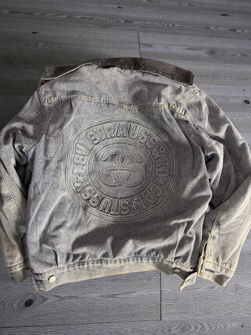 Stussy × LEVI'S Embossed Denim Jacket Stussy x Levi's Embossed Praglad Trucker Jacket Stussy Rugged-Blue