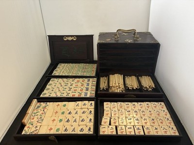 Vintage/Antique 1920s Chinese Mahjong Set Bamboo Tiles Oxen Bone w/ Wooden Box