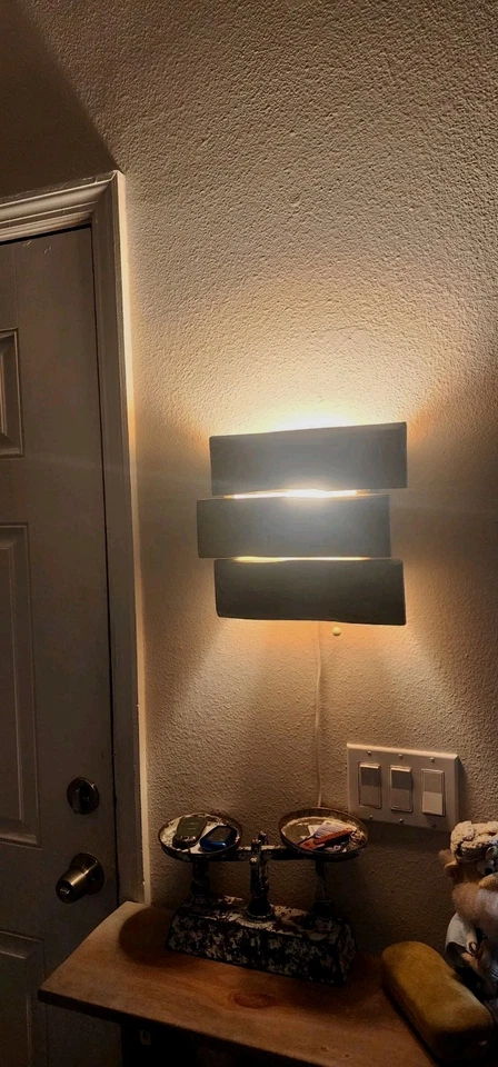 Lámpara de madera hecha a mano estilo rústico Foto 3 de 4