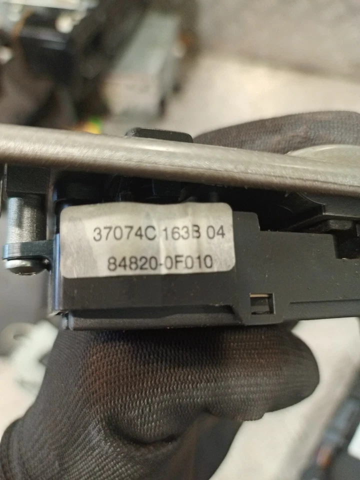 Toyota Corolla Verso 2007 interruptor de ventana delantero derecho 84820-0F010 #9 Foto 3 de 3