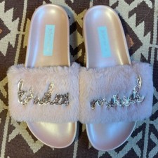 Betsey Johnson Lori Bridesmaid Furry Slip On Sandal Size 8