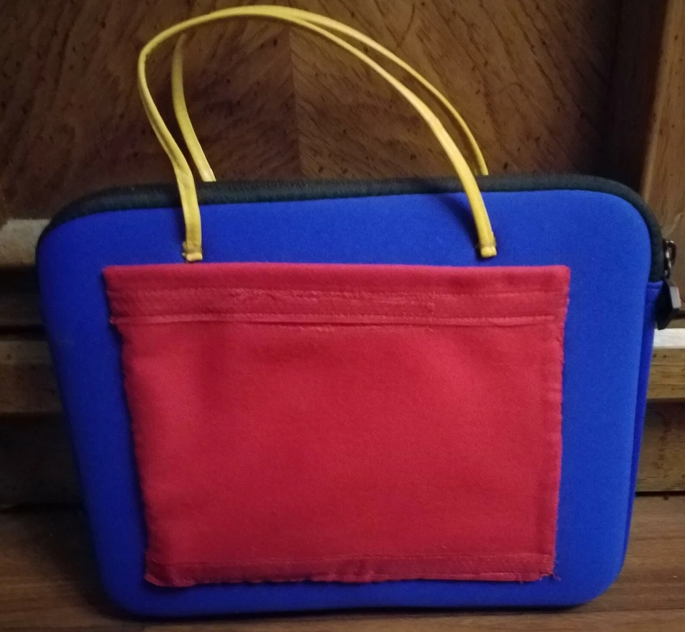 SUPERMAN: JUSTICE LEAGUE BLUE 10" NEOPRENE TABLET/IPAD SOFT SLEEVE CASE - Image 3 of 3