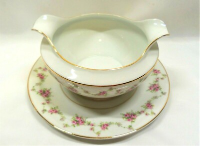 TK Thun Bohemia Fairmont Gravy Boat Attached Plate Gold Trim Pink Rose Garland