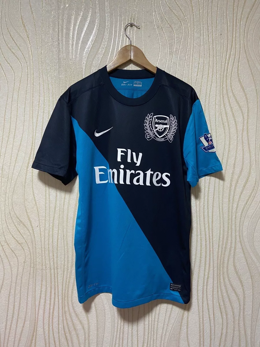 Arsenal hotsell away 2011