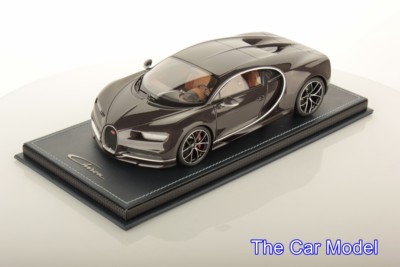 Brunbon ブラウン フィギュア MR Bugatti Chiron Brown Carbon, Limited 99 pcs with Display Case 1