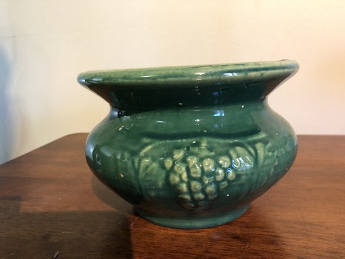 Green pottery vintage small vase. Early one - Picture 4 of 8