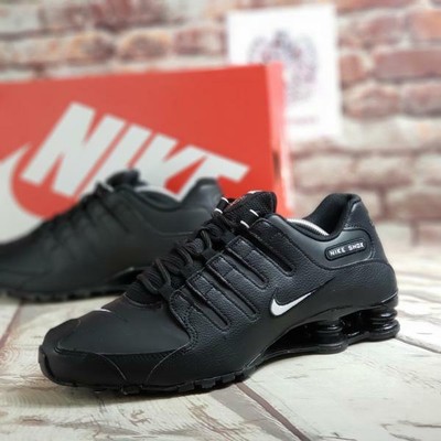 10.5 men's shoes in european size