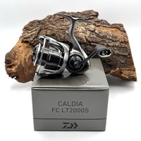 Daiwa 25 Caldia FC LT2000S Spinnrolle Frontbremsrolle Angelrolle Spinning Reel
