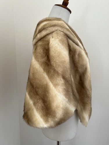Eliza J Faux Fur (Camel/Blond) Retro Wrap Capelet Stole Women's Size L / Pockets - Picture 7 of 8