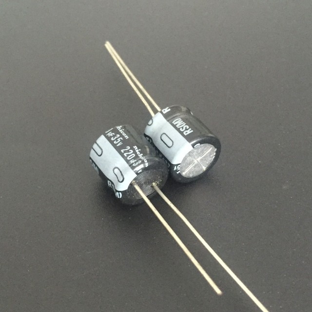 Конденсатор 35v 220uf