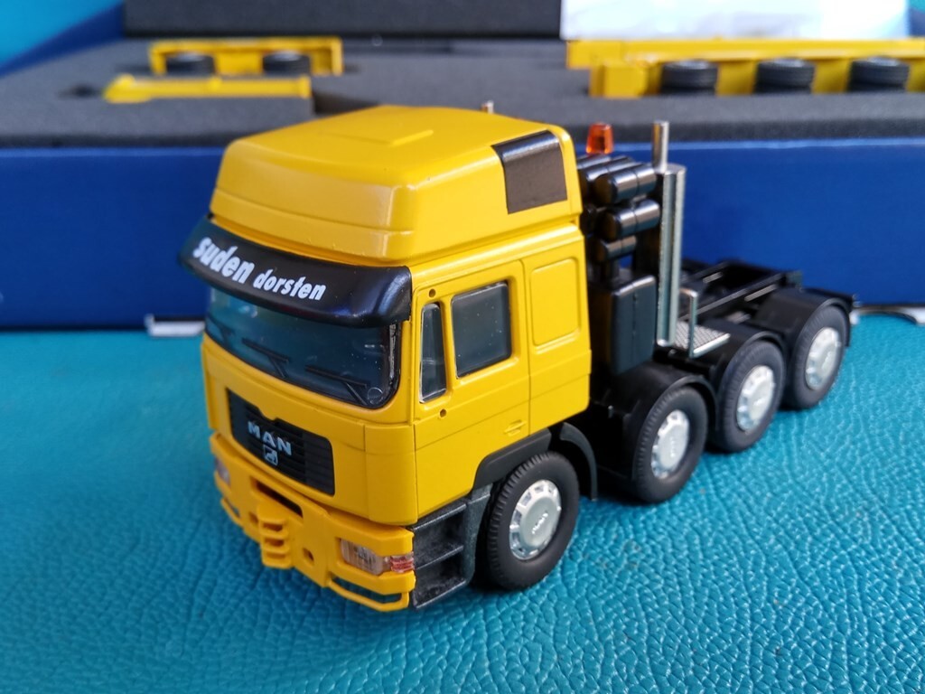 ミニカー Nooteboom Euro Lowbed Trailer 1/50 CONRAD 1:50 Nooteboom Euro Lowbed Trailer MAN Suden | eBay