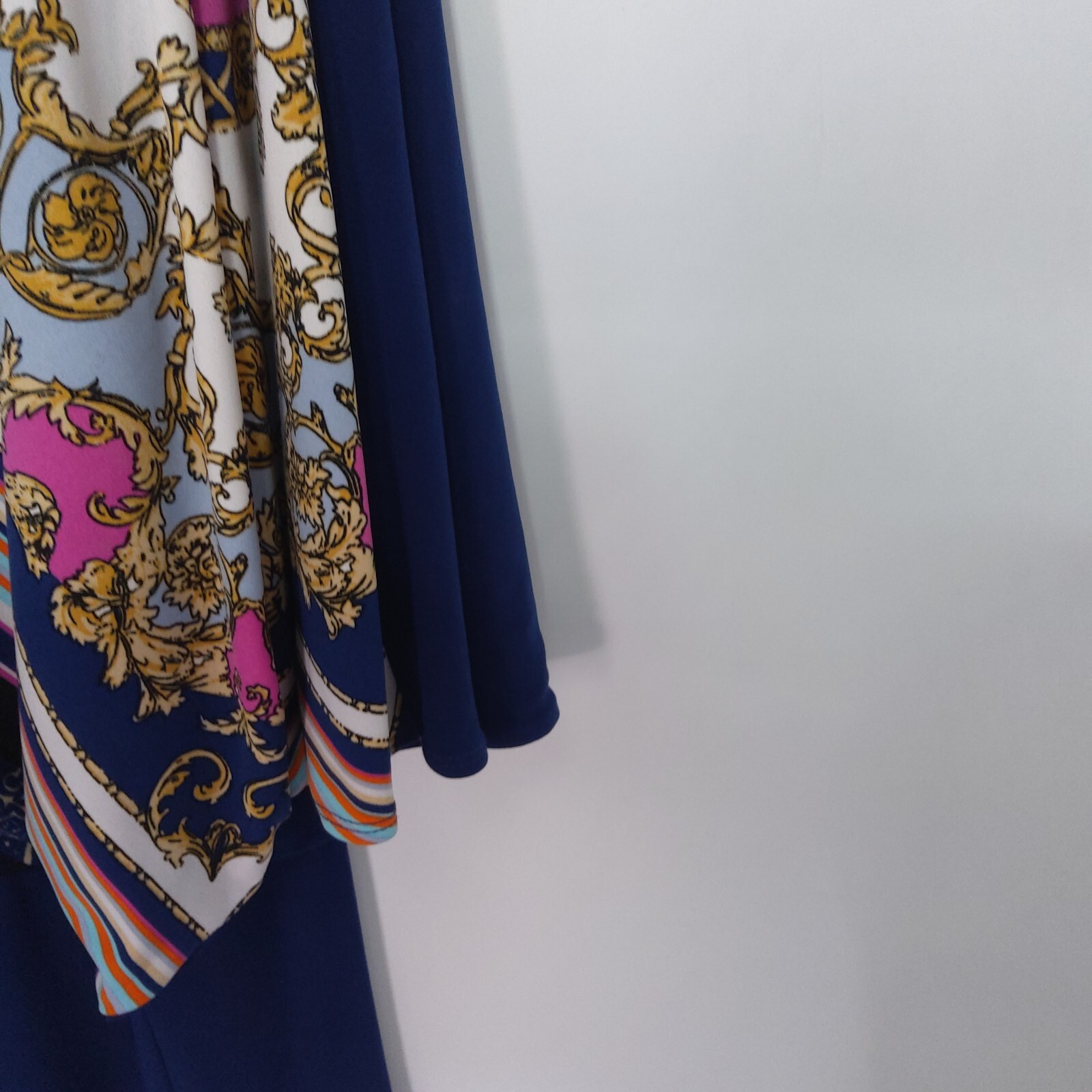 simonton Says Large Patterned Batwing Blouse - image 4