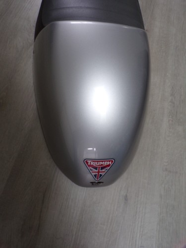 Rare Triumph 2001-15 Twin Bonneville factory bolt on cafe solo dual seat Sixty 8 - Picture 7 of 18