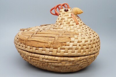 Vintage Chicken or Rooster Shaped Straw Raffia Bowl Basket with Lid