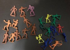Vintage Cowboy and Indian Plastic Figurines, Lot of 25