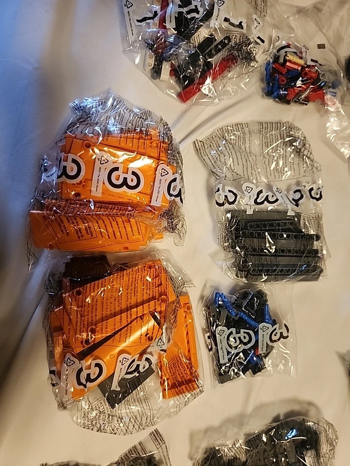 Lego Mindstorms Space Challenge Education Set 45570 NO MATS Approx 1417 Pieces - Image 4 of 4