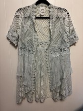 Green kimono with lace