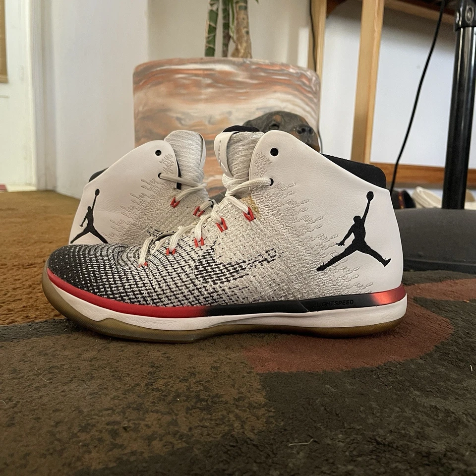 Nike Air Jordan 31 XXXI Black Toe Mens Size 11 845027-108 RARE EUC With Box - Image 2 of 4