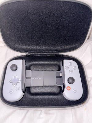 Backbone Controller PlayStation (Lightning) Edition AND case